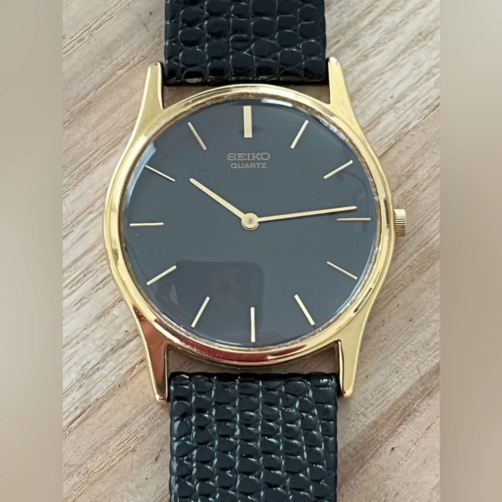 Seiko Vintage Rare Men’s Watch Black Dial Black Leather Strap New Crystal